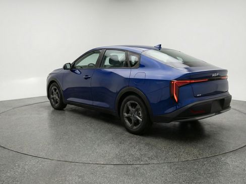 Used 2025 Kia K4 LXS image 6