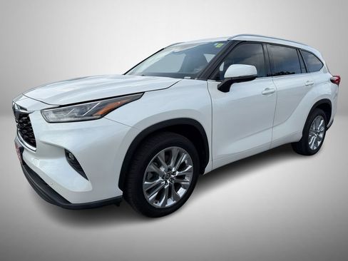 Used 2020 Toyota Highlander Limited image 2