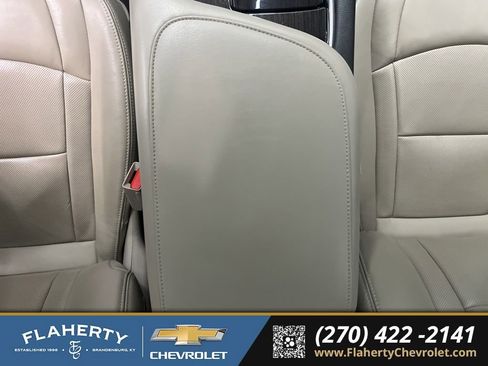 Used 2019 Buick Enclave Essence FWD image 21