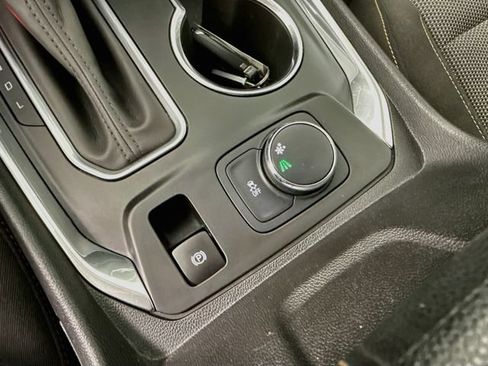 Used 2020 Chevrolet Traverse LT FWD image 35