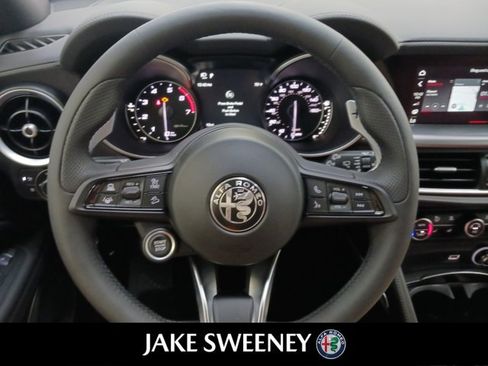 Used 2022 Alfa Romeo Stelvio Veloce AWD/4WD image 15