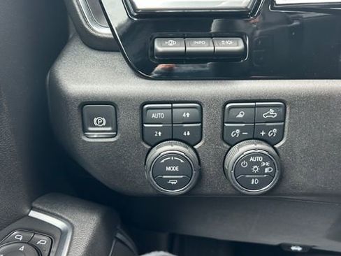 Certified 2026 Chevrolet Silverado 1500 High Country w/ Midnight Edition AWD/4WD image 23