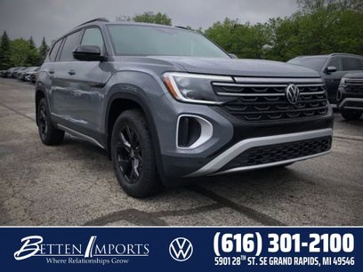 New 2025 Volkswagen Atlas Peak Edition SE