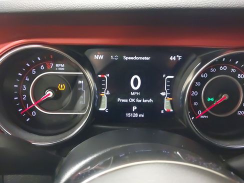 Used 2022 Jeep Wrangler Rubicon w/ Steel Bumper Group image 18