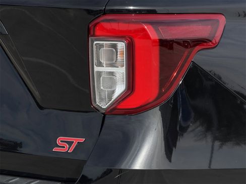 Used 2022 Ford Explorer ST w/ Equipment Group 401A image 7