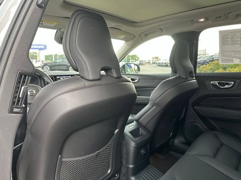 Certified 2025 Volvo XC60 T8 Plus w/ Protection Package Premier AWD/4WD image 38