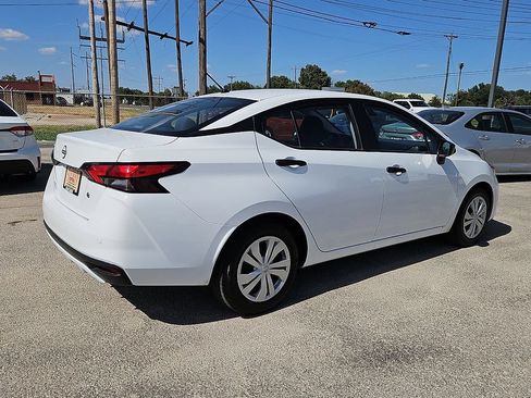Used 2023 Nissan Versa S FWD image 8