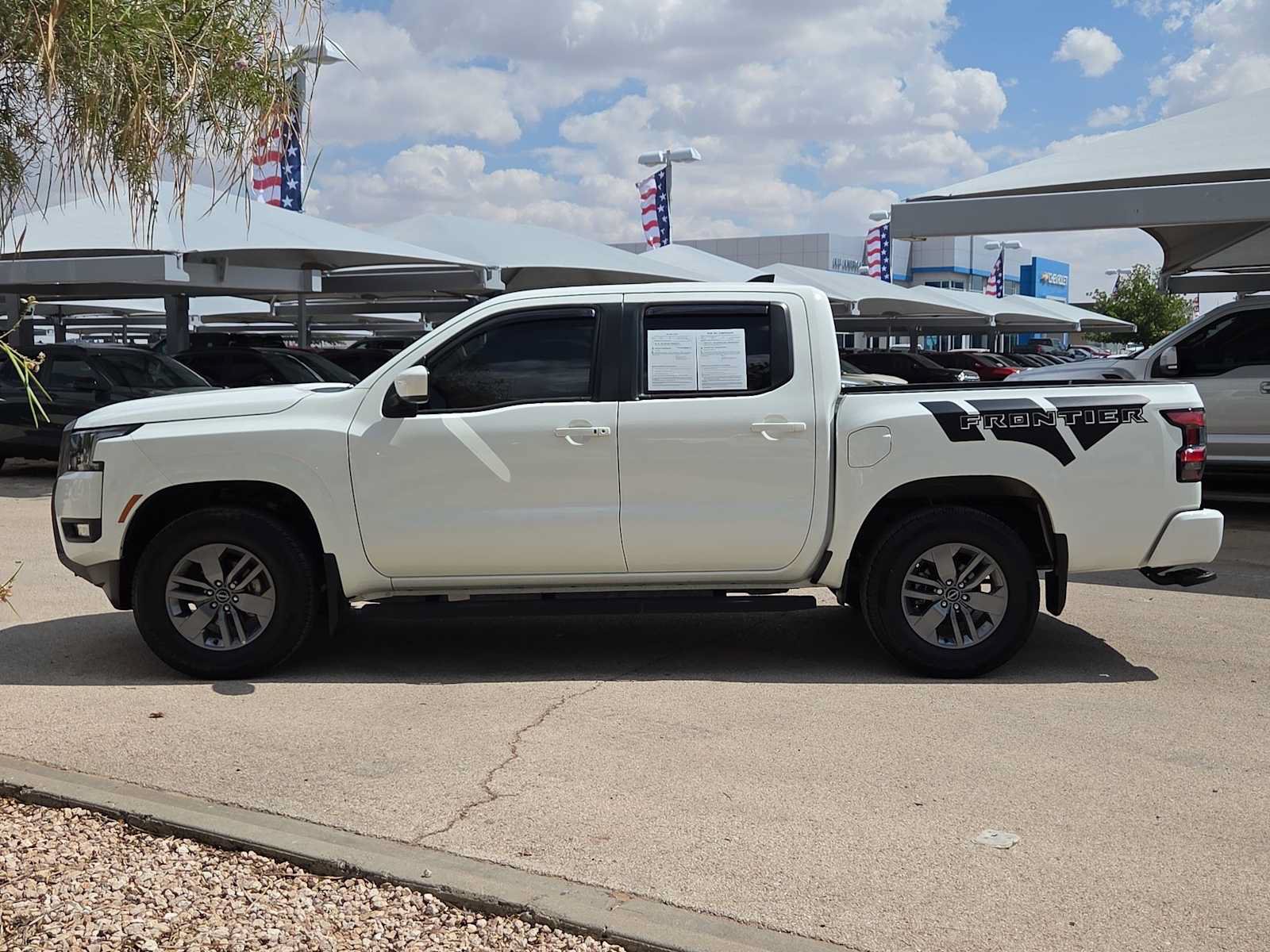Used 2025 Nissan Frontier SV w/ SV Convenience Package AWD/4WD image 5