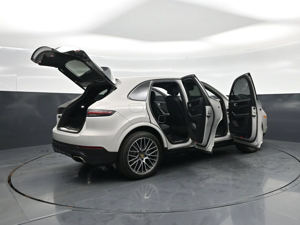 Used 2021 Porsche Cayenne AWD/4WD image 4