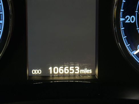 Used 2017 Toyota Corolla SE FWD image 8