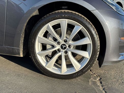 Used 2019 Tesla Model 3 Mid Range image 6
