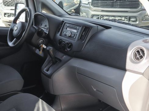 Used 2017 Nissan NV200 S FWD image 29