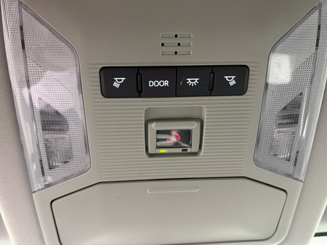 Used 2025 Toyota RAV4 XLE AWD/4WD image 33