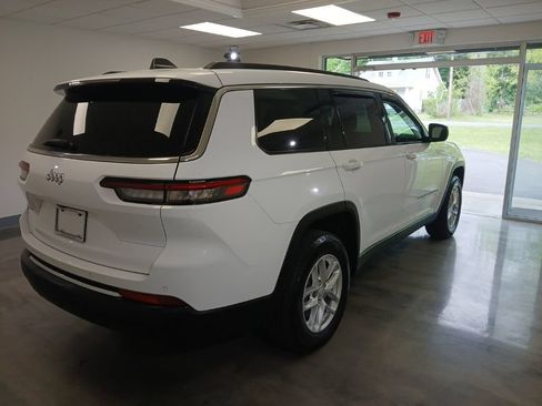 Used 2024 Jeep Grand Cherokee L Laredo w/ Luxury Tech Group I AWD/4WD image 2