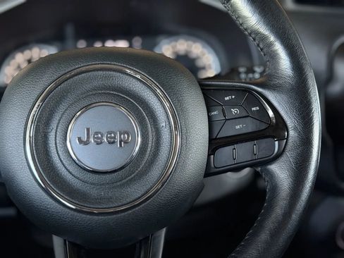 Used 2020 Jeep Renegade Altitude AWD/4WD image 22