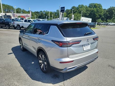Used 2025 Mitsubishi Outlander AWD image 5