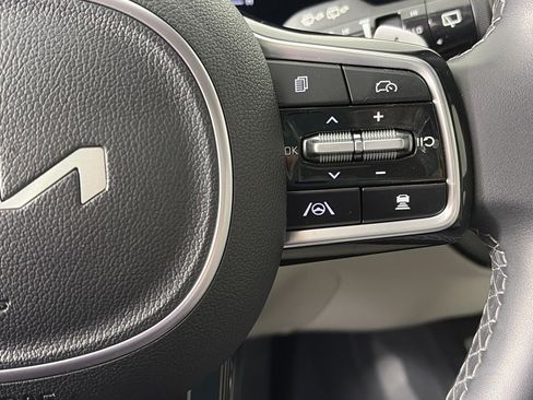 Used 2025 Kia Sorento EX image 18