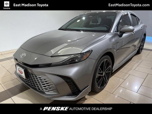 Used 2025 Toyota Camry XSE AWD/4WD image 1
