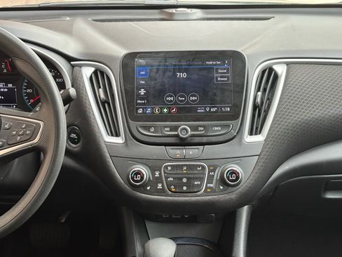 Used 2023 Chevrolet Malibu LT FWD image 16