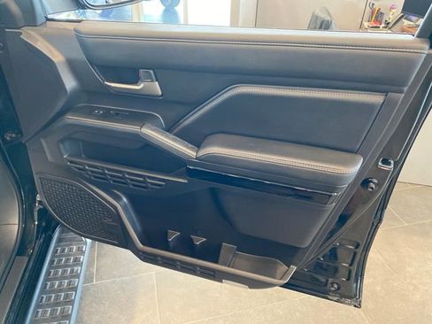 Certified 2025 Toyota 4Runner Limited AWD/4WD image 18