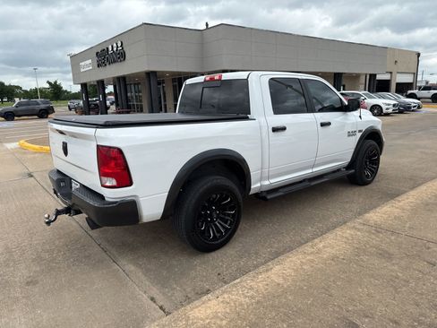 Used 2018 RAM 1500 SLT image 4