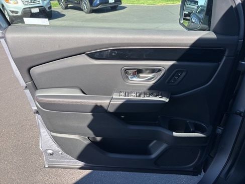 New 2025 Honda Pilot TrailSport image 22