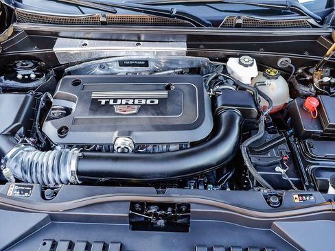 Used 2024 Cadillac XT4 Premium Luxury image 31