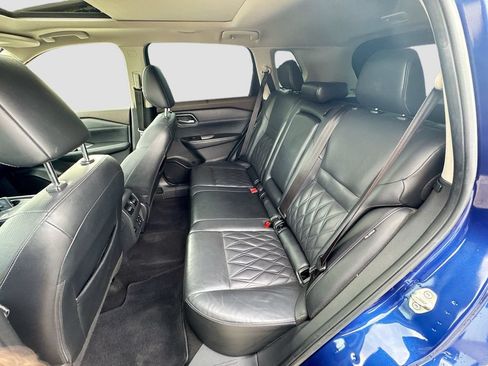 Used 2021 Nissan Rogue Platinum FWD image 23