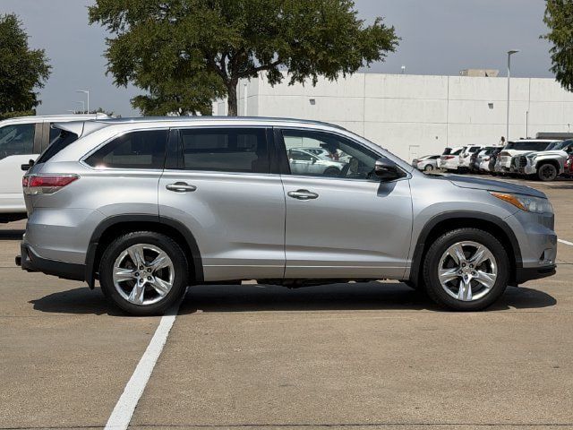 Used 2015 Toyota Highlander Limited Platinum AWD/4WD image 3