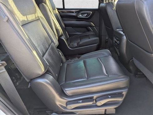 Used 2021 Chevrolet Tahoe Z71 w/ Luxury Package AWD/4WD image 20