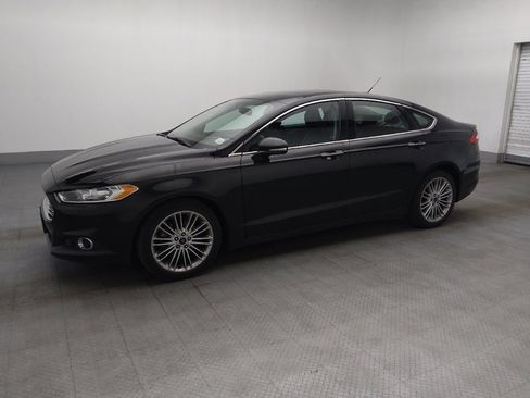 Used 2015 Ford Fusion SE w/ Equipment Group 202A FWD image 2