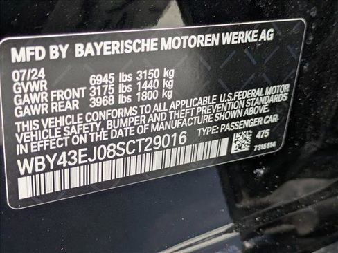 Used 2025 BMW i7 eDrive50 w/ Premium Package RWD image 26