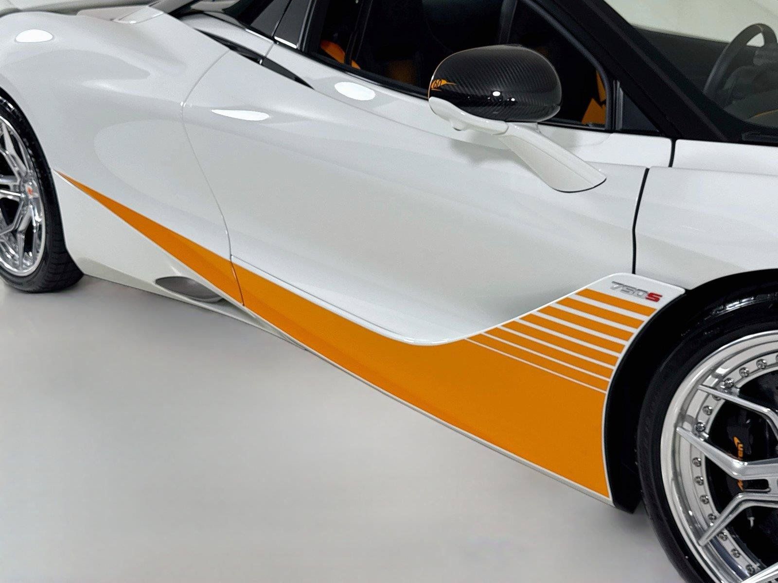 Used 2024 McLaren 750S Spider RWD image 35