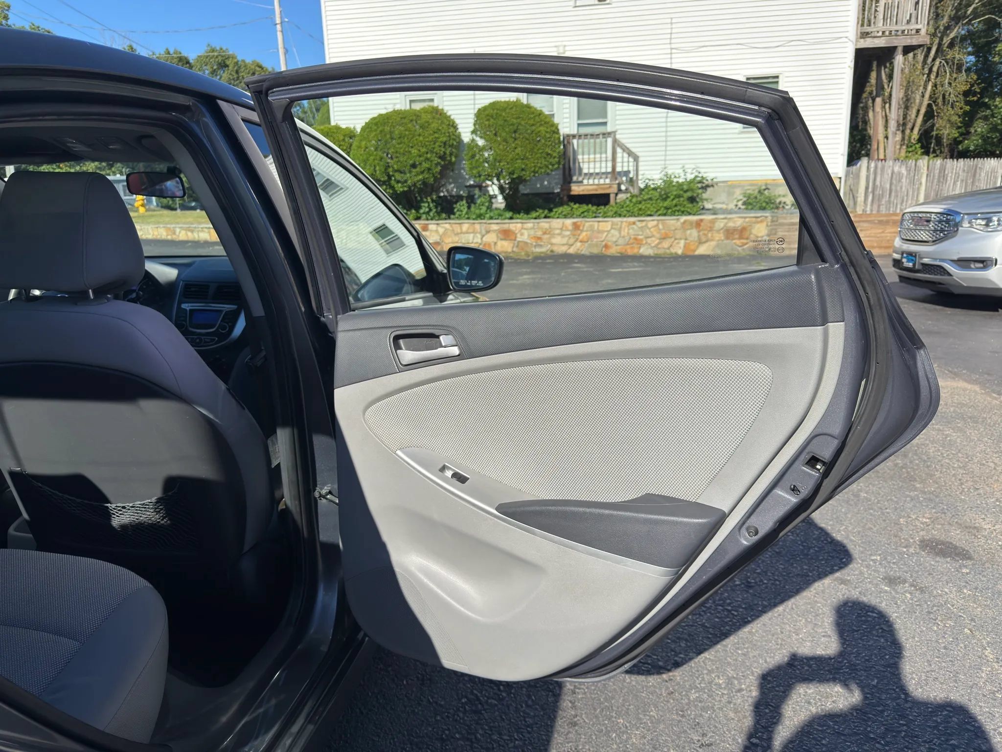 Used 2012 Hyundai Accent GLS FWD image 11