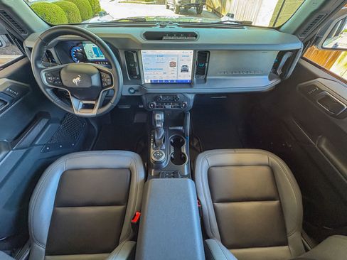 Used 2024 Ford Bronco Black Diamond AWD/4WD image 2