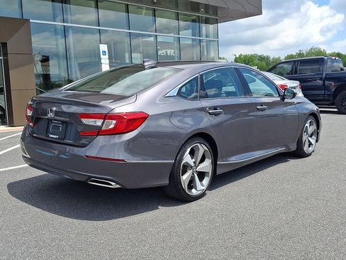 Used 2019 Honda Accord Touring image 6