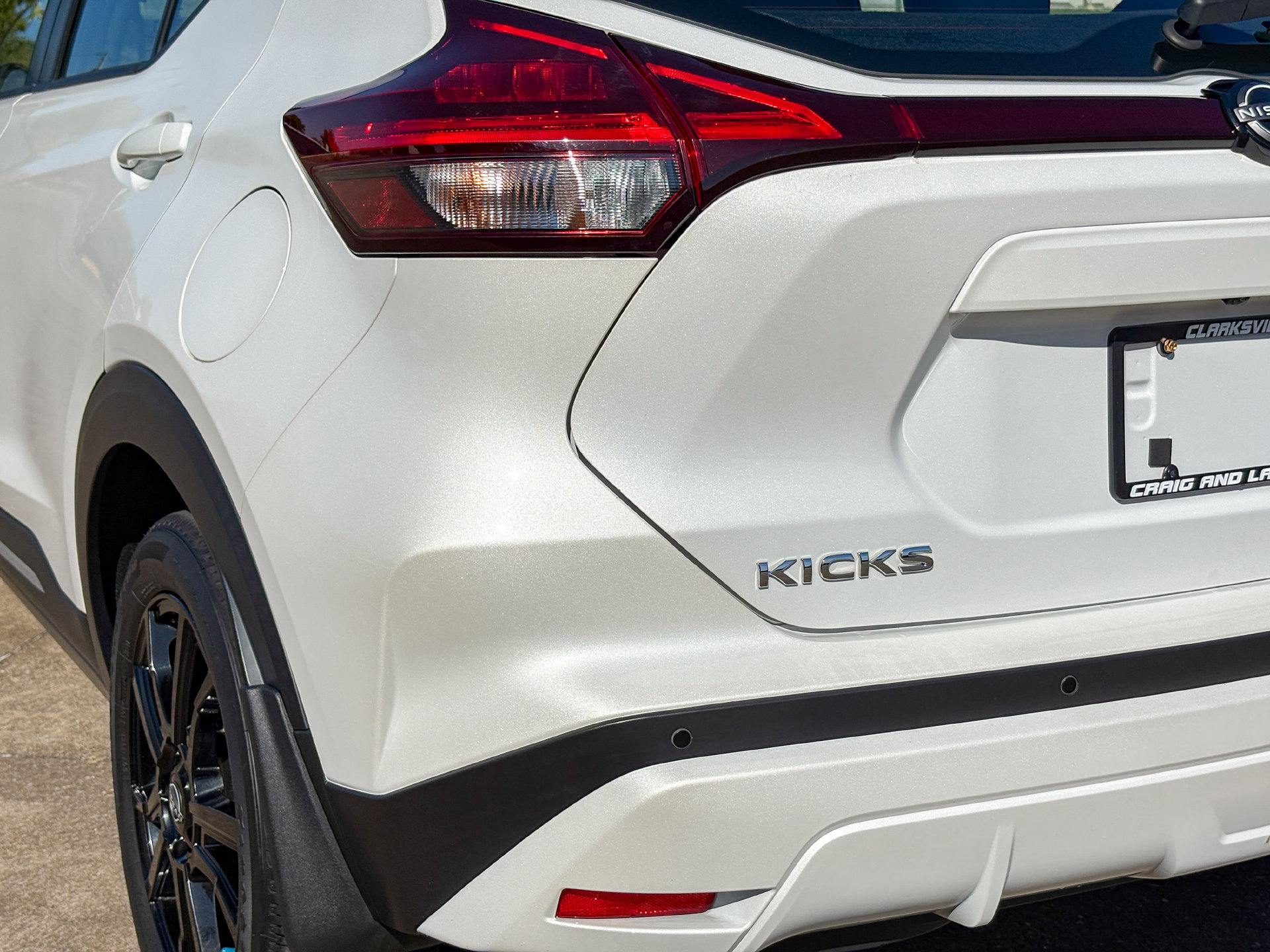 Used 2024 Nissan Kicks SR w/ SR Premium Package FWD image 8