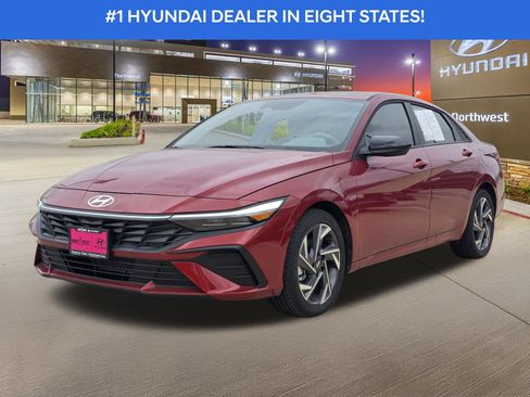 Certified 2025 Hyundai Elantra Sport FWD image 2