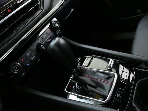 Used 2023 Jeep Compass Trailhawk image 19