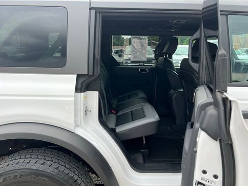 Used 2024 Ford Bronco Big Bend image 18