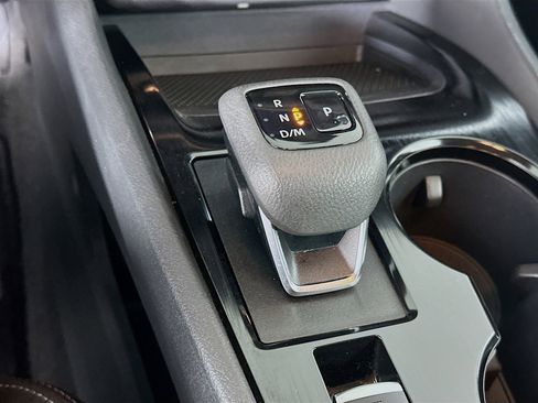 Used 2025 Nissan Rogue SV image 24