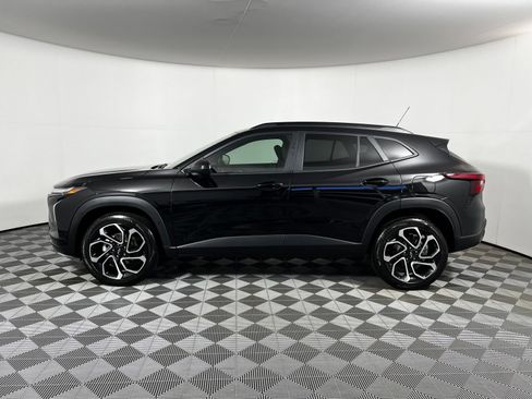 Used 2024 Chevrolet Trax RS w/ Driver Confidence Package FWD image 8