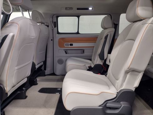 New 2025 Volkswagen ID. Buzz 1st Edition image 28