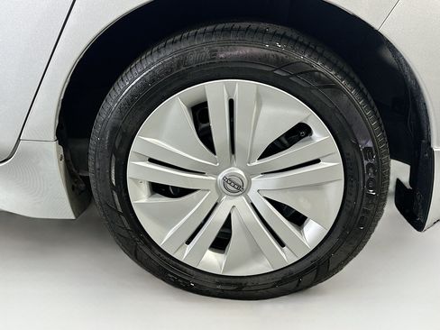 Used 2024 Nissan Leaf S FWD image 11