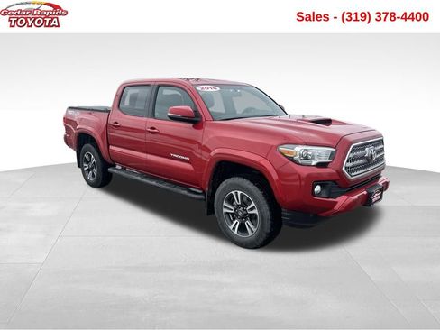 Used 2016 Toyota Tacoma TRD Sport image 8