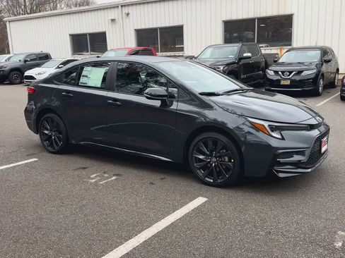 New 2026 Toyota Corolla SE image 2