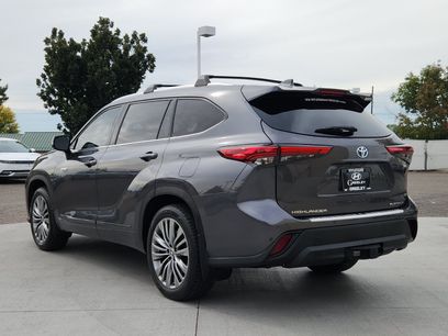 Used 2021 Toyota Highlander Platinum
