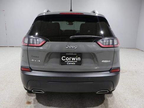 Used 2021 Jeep Cherokee Latitude Lux w/ Comfort/Convenience Group AWD/4WD image 3