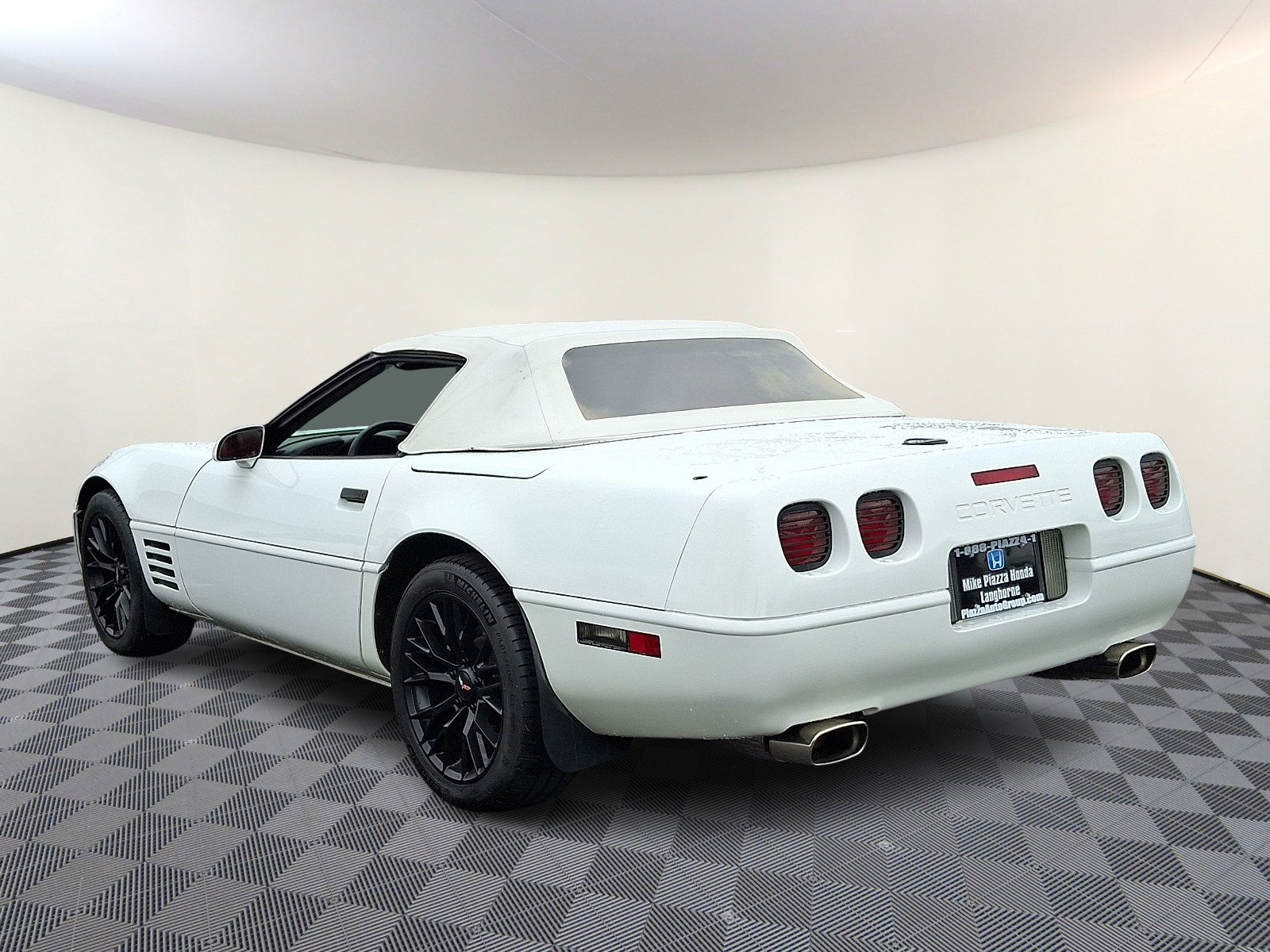 Used 1991 Chevrolet Corvette Convertible RWD image 5