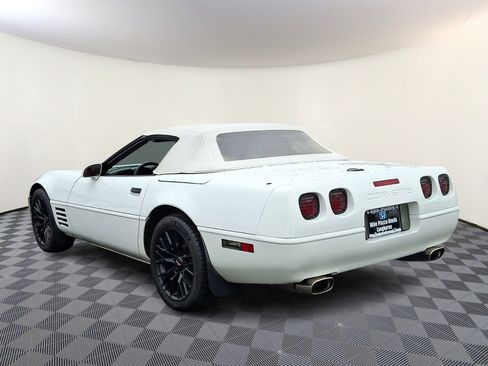 Used 1991 Chevrolet Corvette Convertible RWD image 5